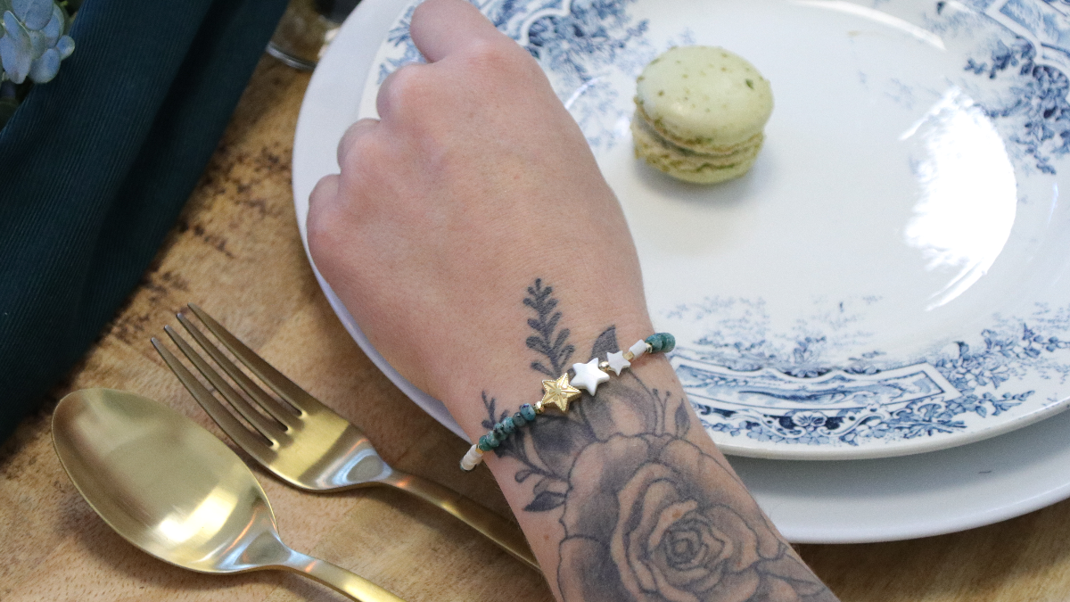 Schéma DIY Bracelet perles nacre étoile doré et vert turquoise