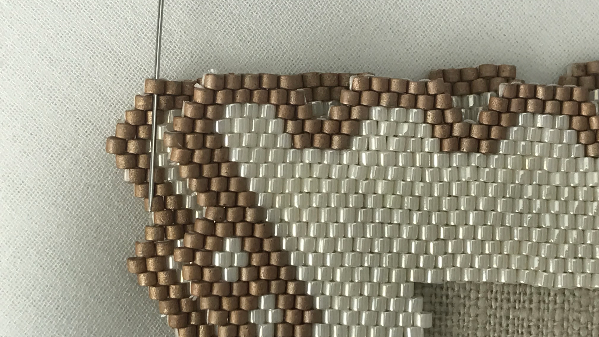 Etui pour ciseaux de couture en tissage de perles brick stitch avec perles Miyuki Délicas 11/0 : Etape 5