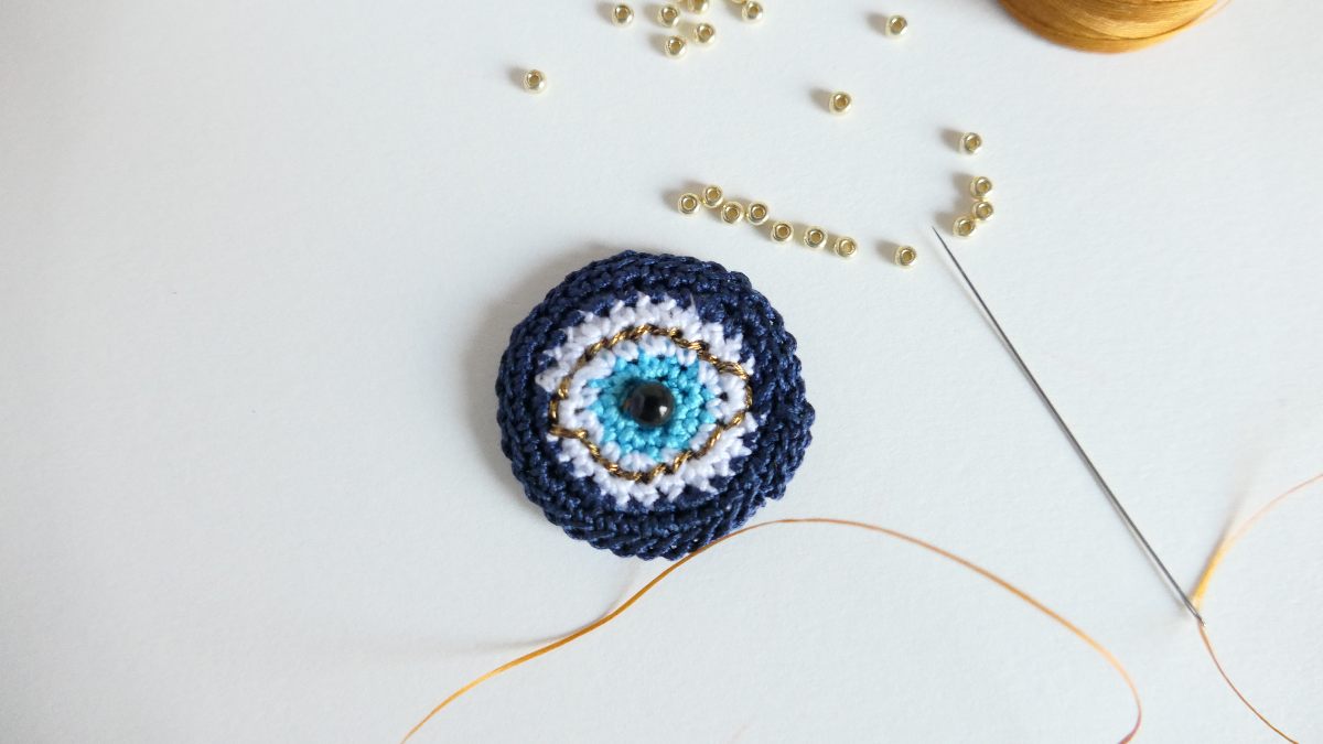 DIY Bagues amulettes porte-bonheur crochetées et rebrodées : Etape 4