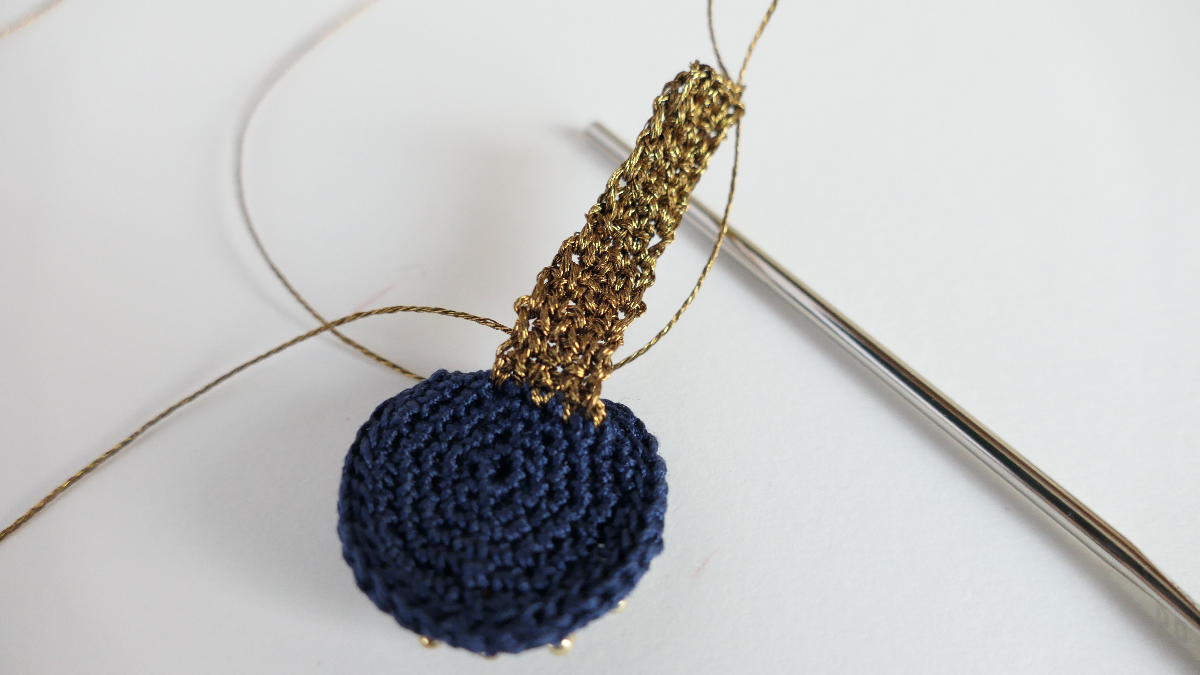 DIY Bagues amulettes porte-bonheur crochetées et rebrodées : Etape 5