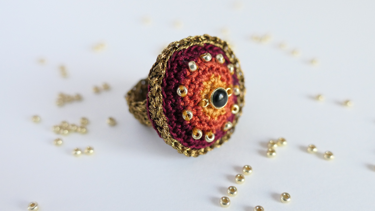 DIY Bagues amulettes porte-bonheur crochetées et rebrodées : Etape 6