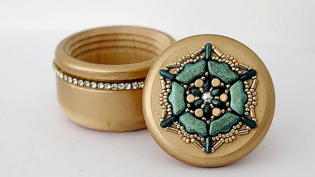 Boîte à secret Jodie avec perles en verre Delos, Piros et Minos par Puca