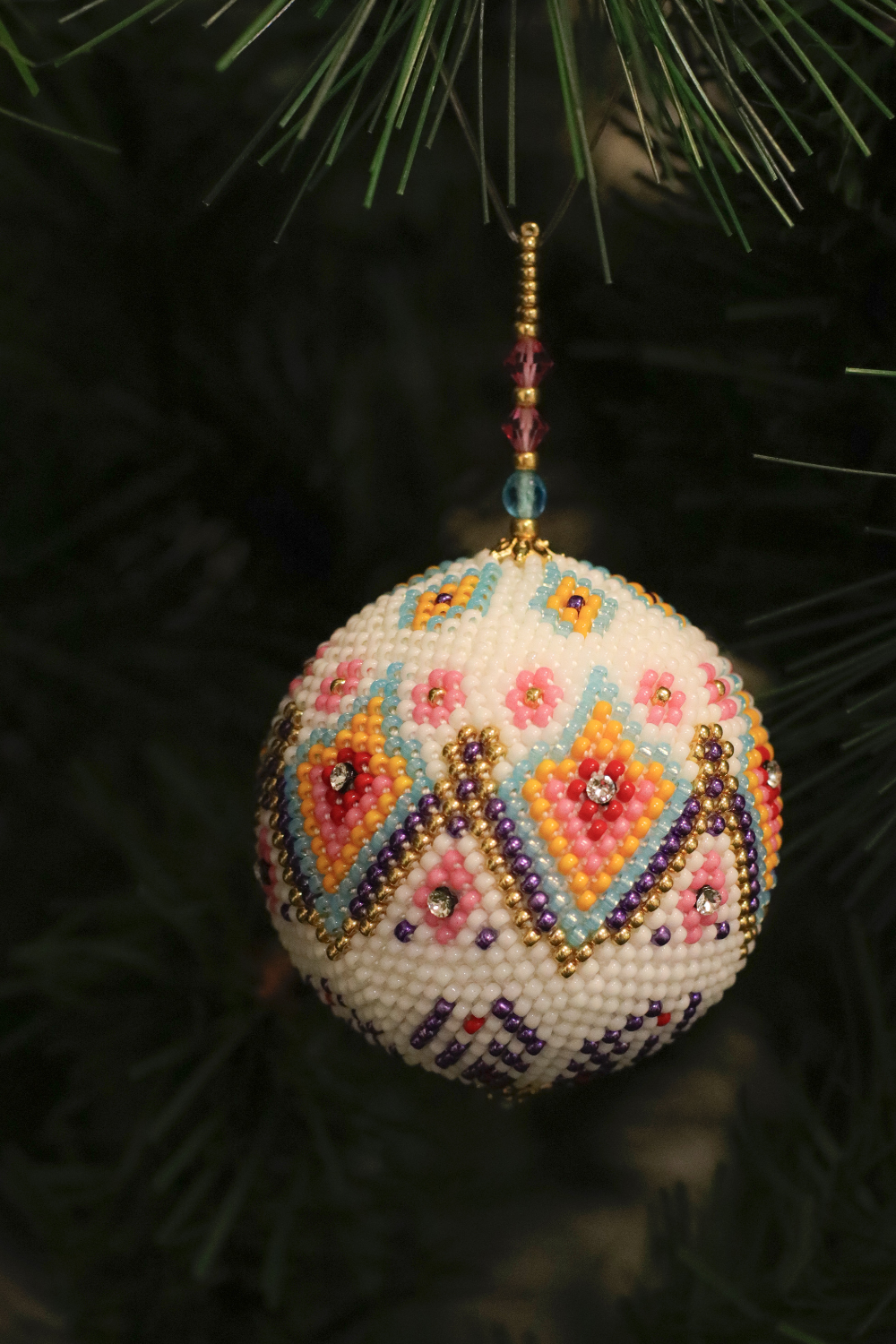 Schéma Boule de Noël au crochet en perles Miyuki et meshs PureCrystal