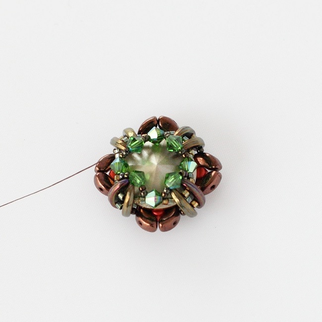 Bracelet été indien avec des perles Arcos© et Minos©, toupies PureCrystal : Etape 7