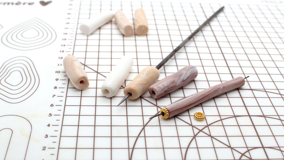 Bracelet élastique perles tubes incurvés en pâte Fimo et Cernit : Etape 4