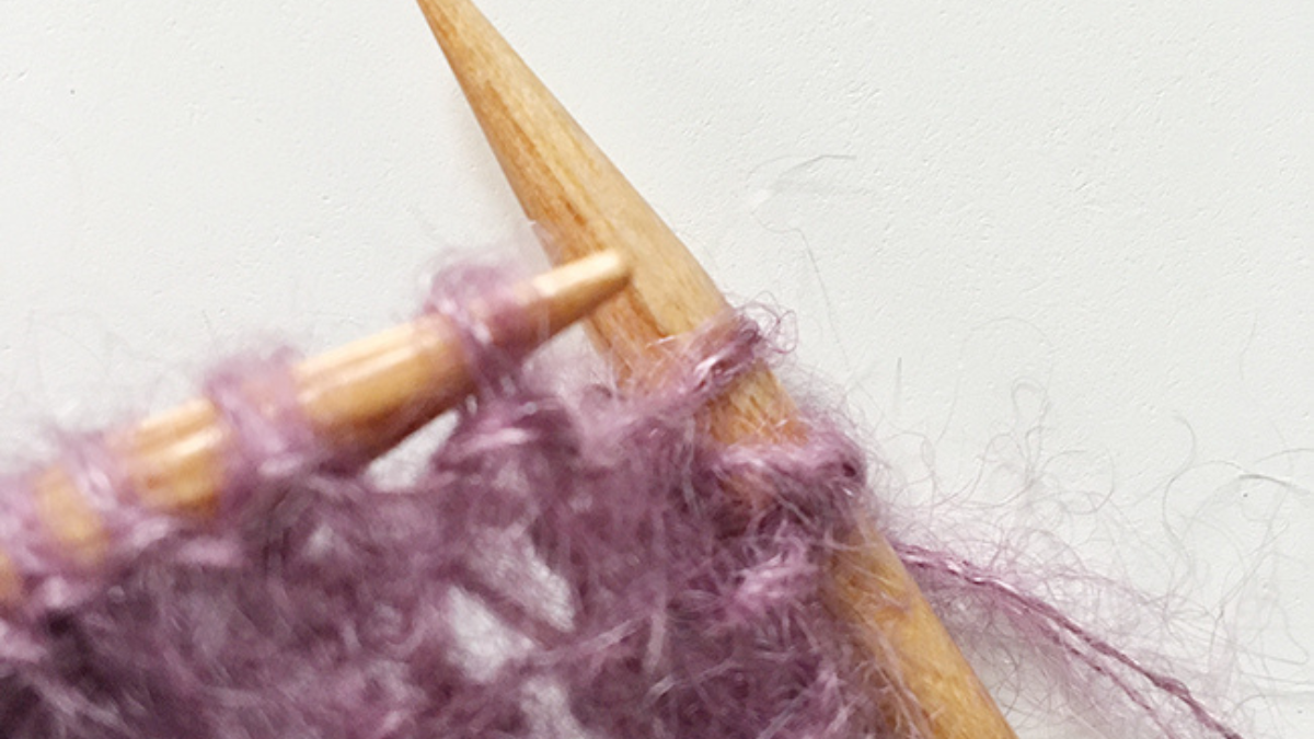 DIY tricot - Trendy châle avec pompons en laine mohair et soie : Etape 2