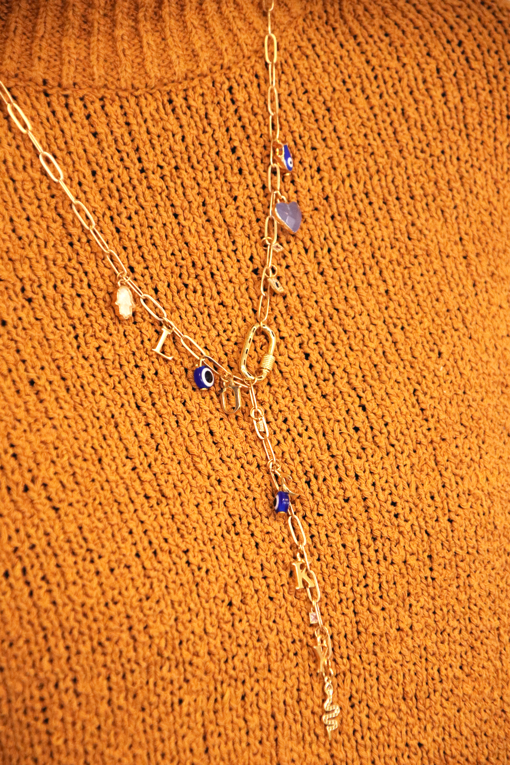 Schéma Tuto DIY Collier Gri-gri Lucky avec breloques et fermoir