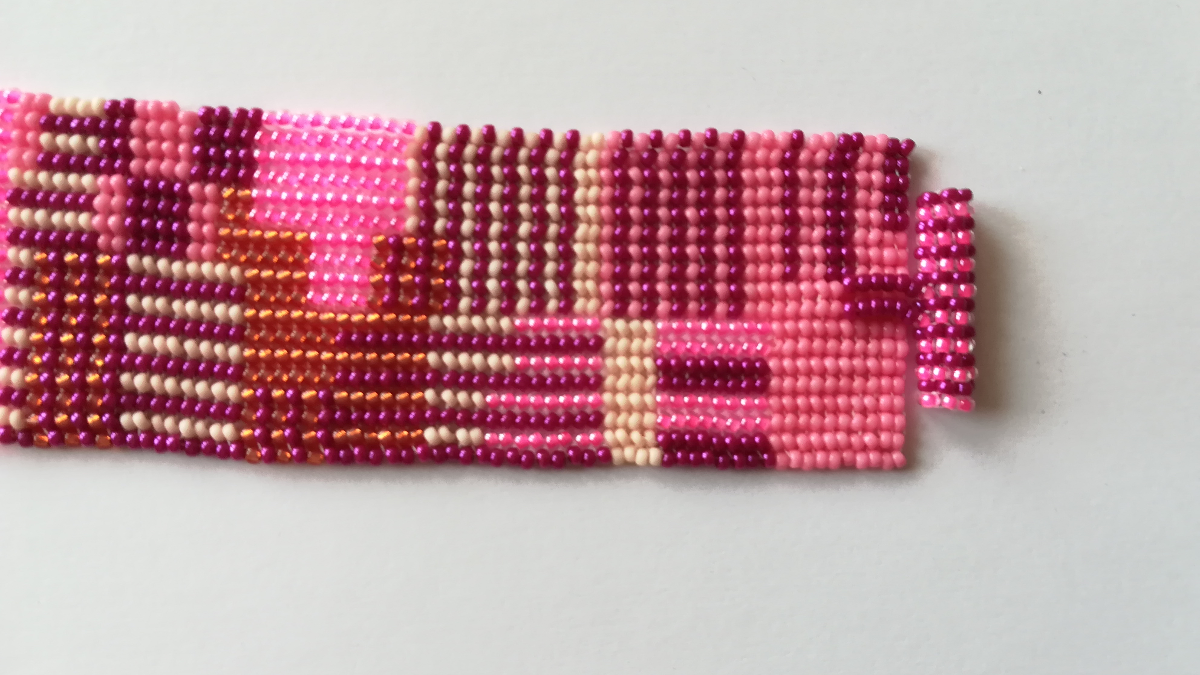 DIY Manchette large motif abstract tissage herringbone et peyote en rocailles Miyuki 11/0 : Etape 11 DIY Manchette large motif abstract tissage herringbone et peyote en rocailles Miyuki 11/0 : Etape 11