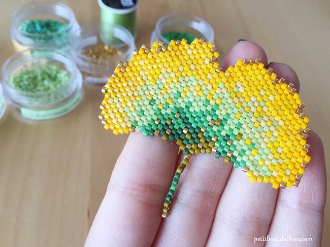 Schéma Collier feuille de ginko en tissage brick stitch