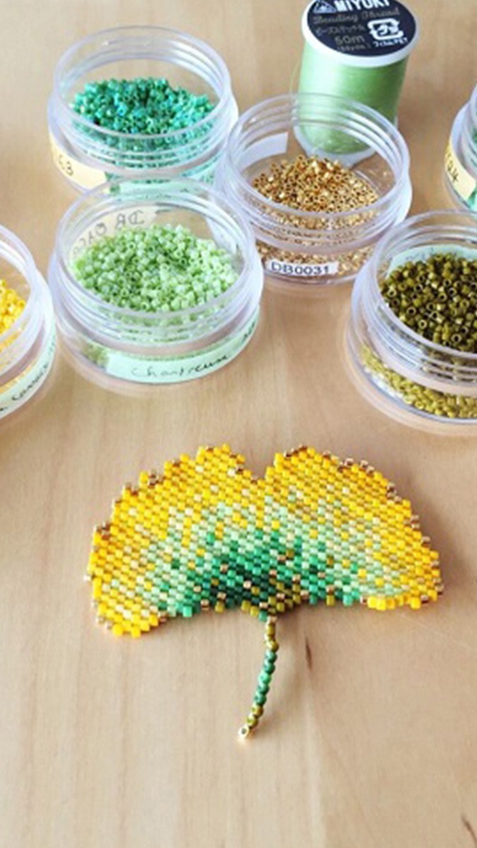 Schéma Collier feuille de ginko en tissage brick stitch