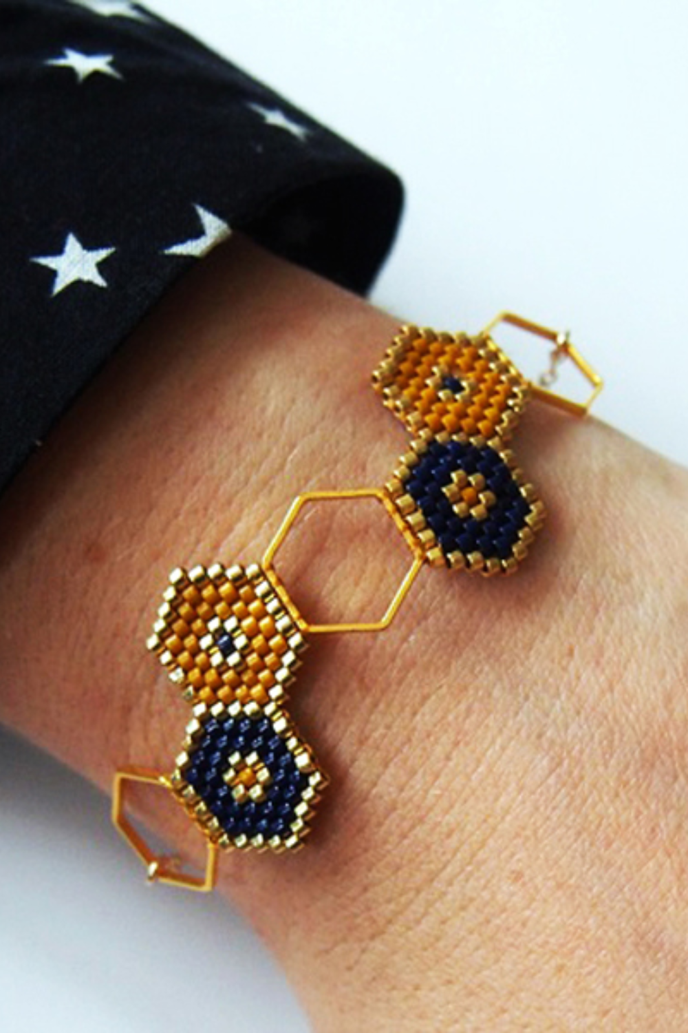 Schéma Bracelet intercalaire hexagonal et tissage brickstitch