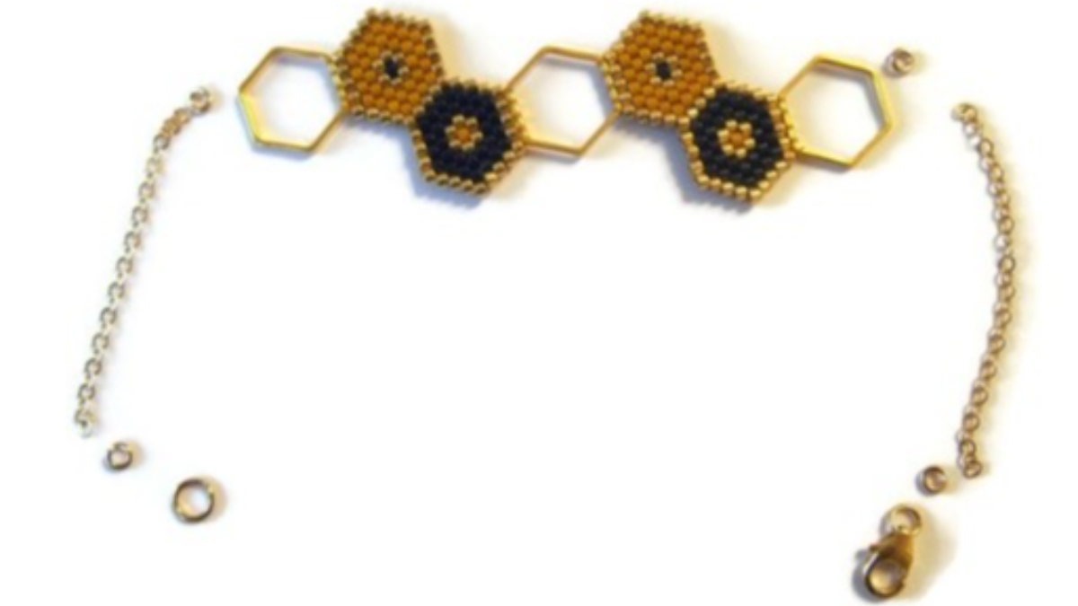 Bracelet intercalaire hexagonal et tissage brickstitch : Etape 12