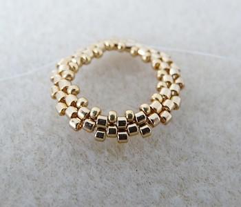 Boucles d'oreilles en perles Arcos® et perles PureCrystal par Puca® : Etape 3