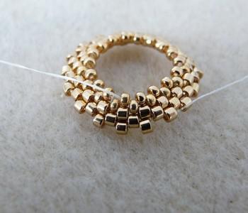 Boucles d'oreilles en perles Arcos® et perles PureCrystal par Puca® : Etape 4