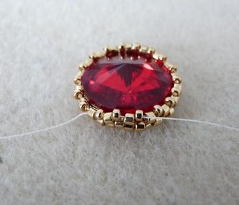 Boucles d'oreilles en perles Arcos® et perles PureCrystal par Puca® : Etape 6