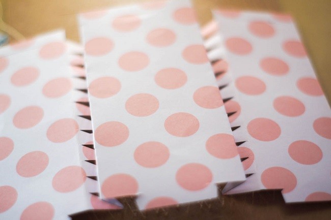 Tuto DIY : Faire un crackers de noël : Etape 5 Tuto DIY : Faire un crackers de noël : Etape 5