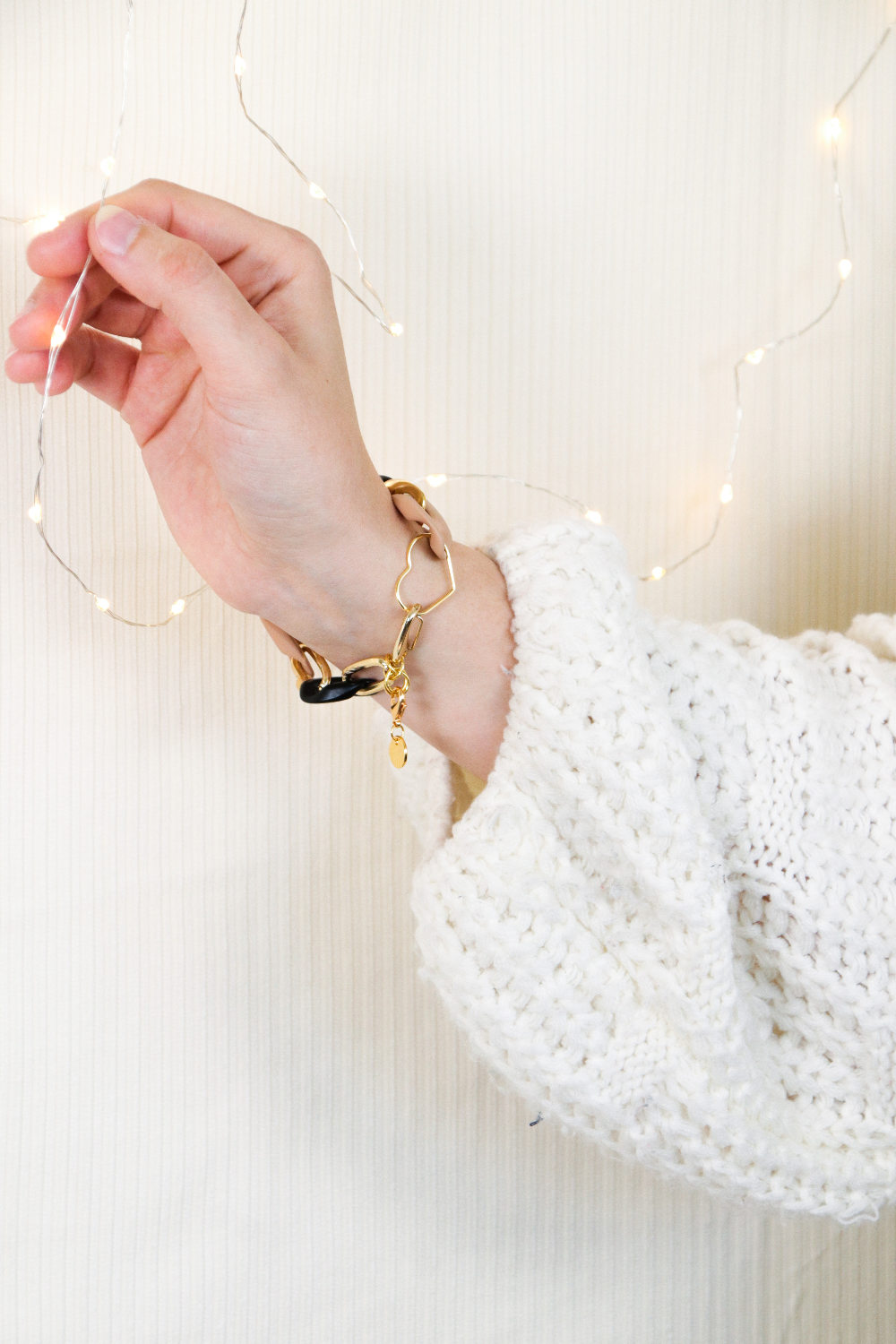 Schéma DIY Bracelet tendance gros maillons acrylique, chaîne métal et fermoir coeur