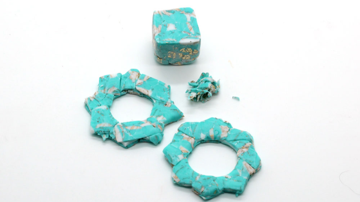 Boucles d'oreilles forme mandala et effet pierre en pâte polymère : Etape 8