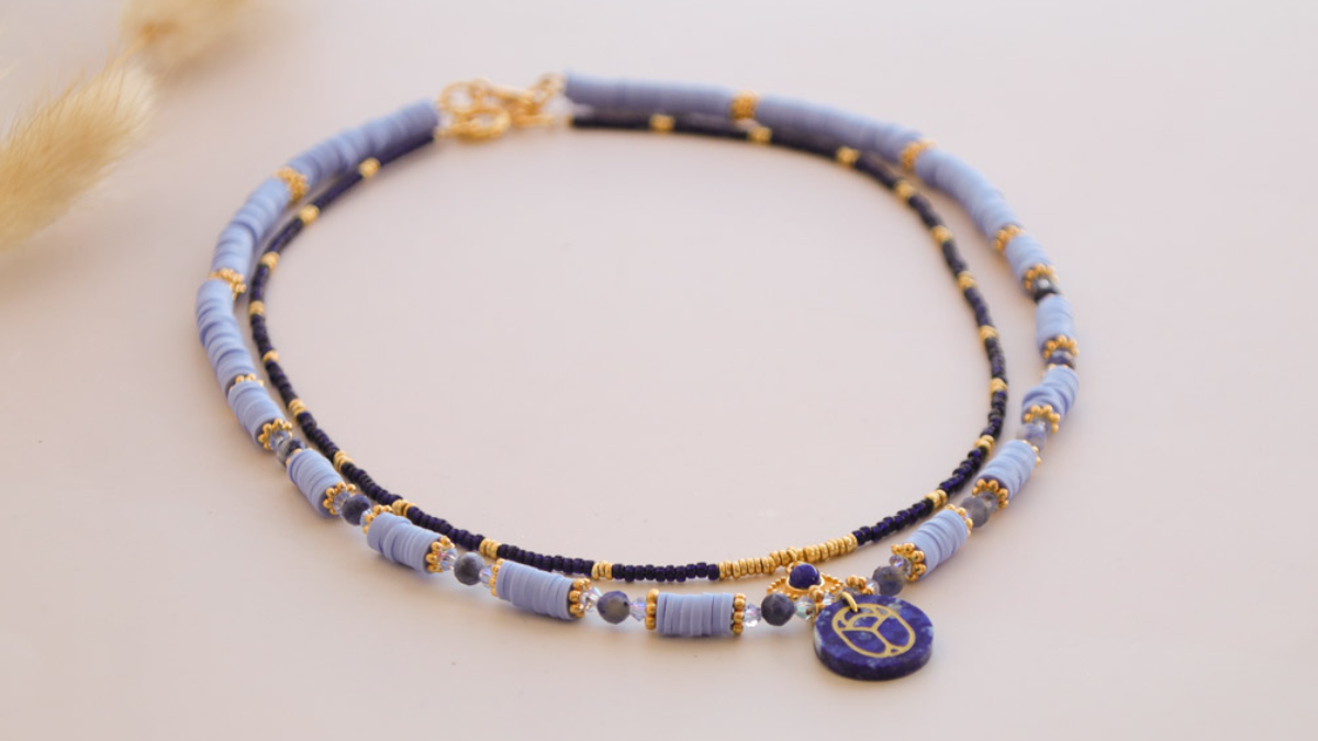 Schéma Duo de colliers gri-gri en sodalite et lapis lazuli pendentif scarabée