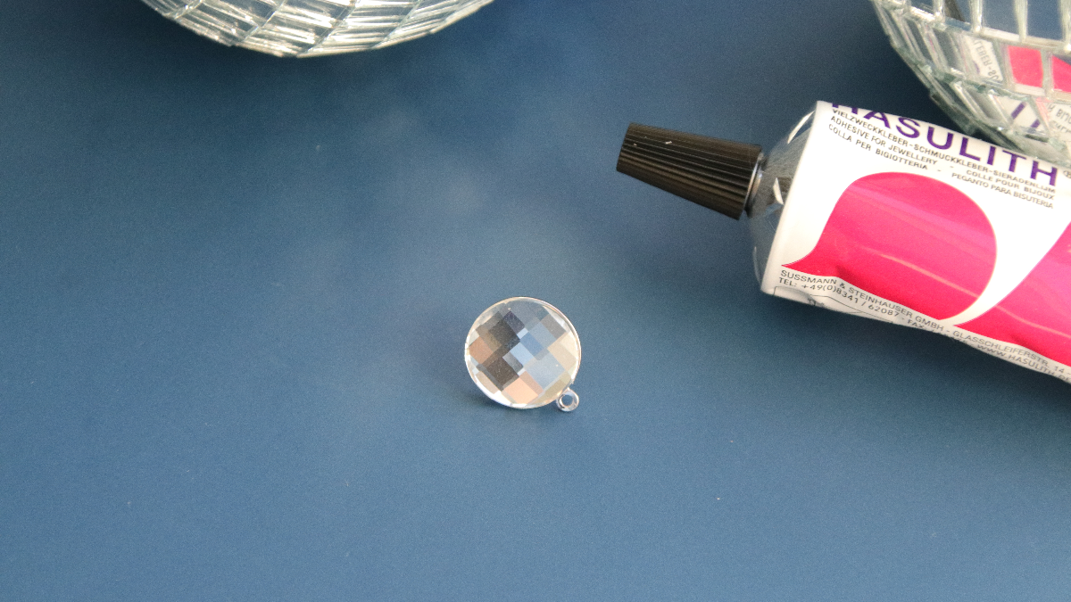 DIY Boucles d'oreilles pendantes Crystal Mesh strass et cabochons PureCrystal : Etape 1