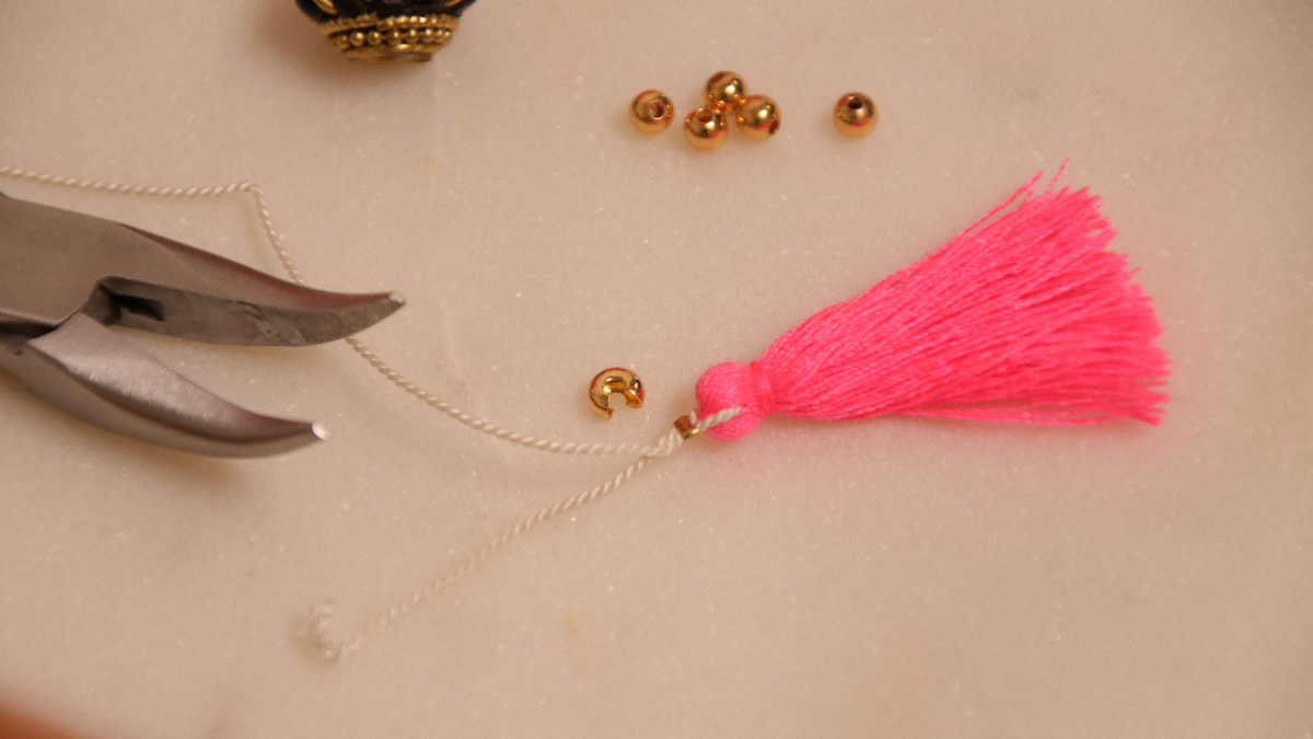 DIY Bijoux bohème avec perles heishi Turquoise africaine, graines naturelles et rocailles : Etape 3