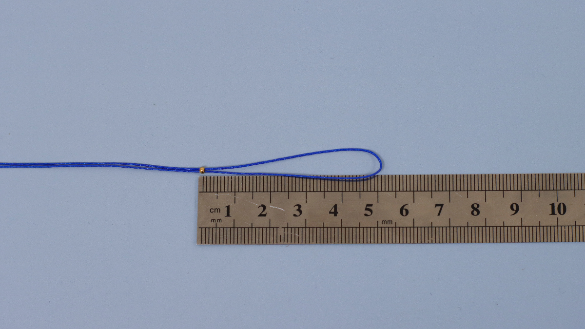 DIY Bijou de téléphone avec perles ethniques, cristaux Purecrystal, pierres gemmes et pompon : Etape 1 DIY Bijou de téléphone avec perles ethniques, cristaux Purecrystal, pierres gemmes et pompon : Etape 1