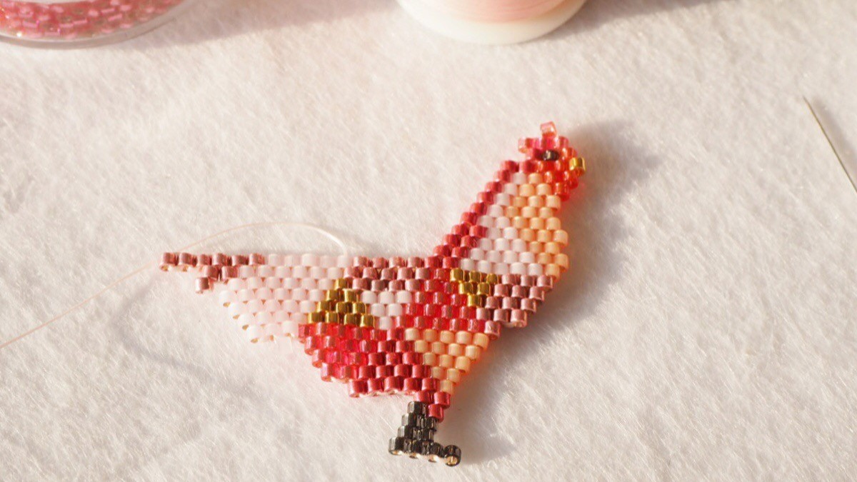 Tissage brick stitch motif coq pour le nouvel an chinois : Etape 5
