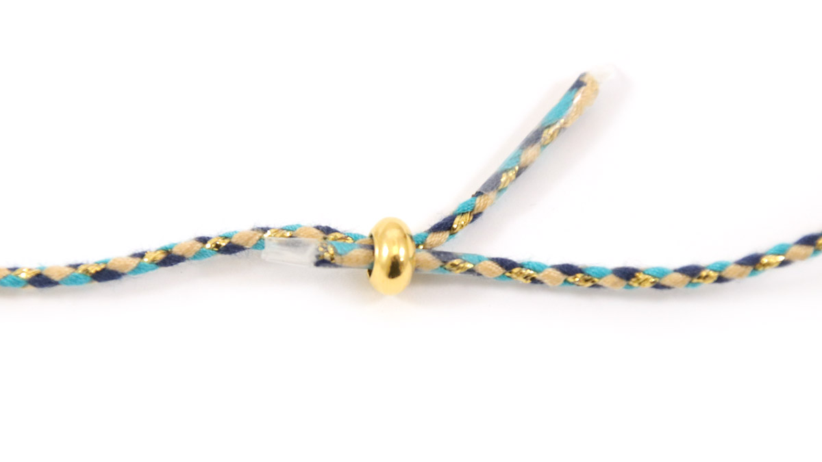 Stacking de colliers style bohème chic en pierres gemmes et breloques : Etape 3