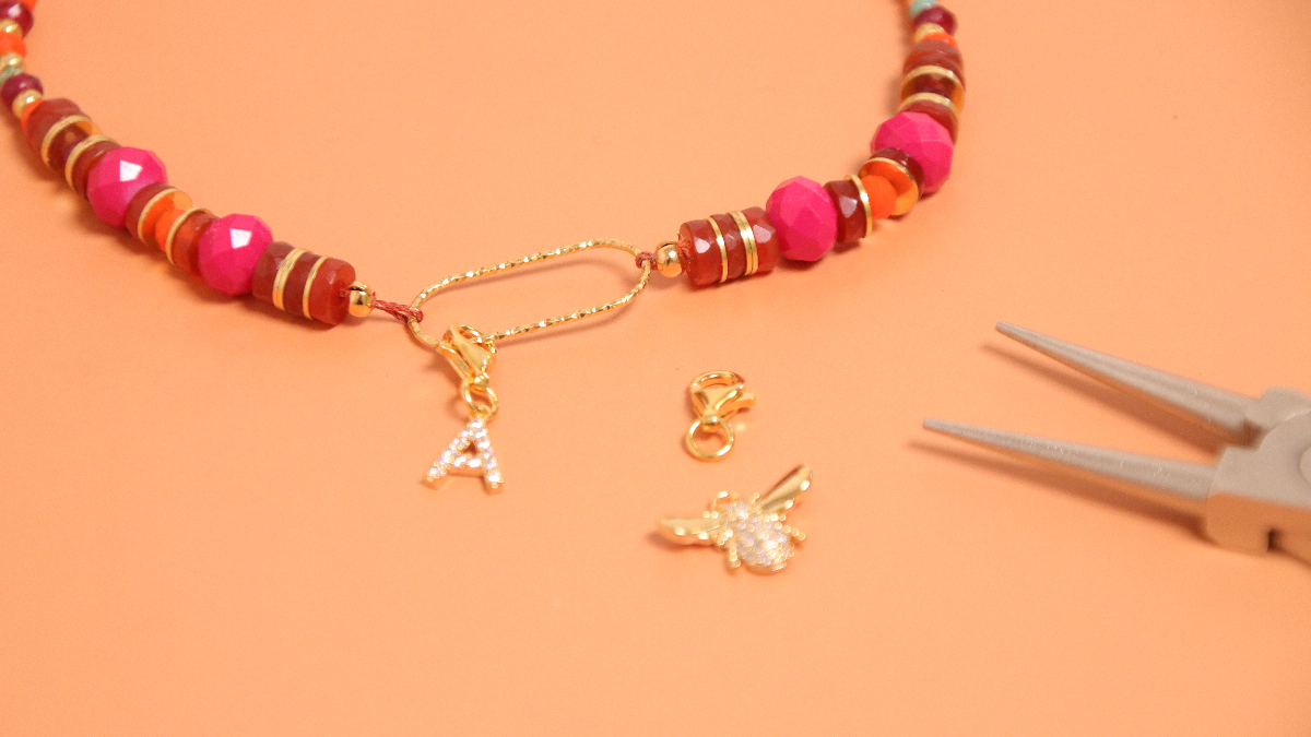 Collier macramé avec perles facettées et intercalaire central en argent 925 : Etape 8