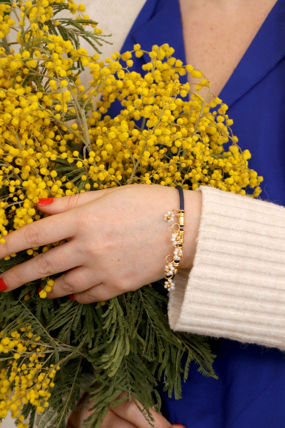 Schéma Bracelet jonc avec breloques marguerites en perles