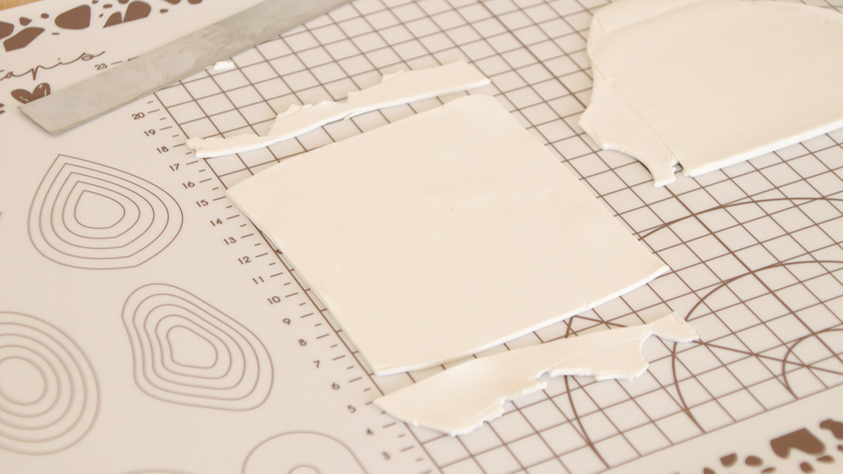 Boucles d'oreilles pâte Fimo avec plaque de texture Moïko : Etape 3 Boucles d'oreilles pâte Fimo avec plaque de texture Moïko : Etape 3