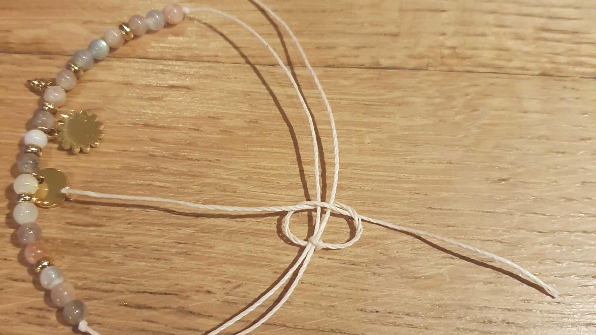 Bracelet Mère Fille duo en acier inox doré et Pierre de Lune : Etape 4