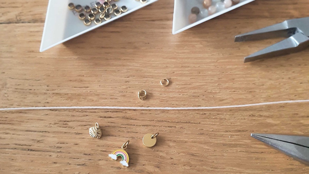 Bracelet Mère Fille duo en acier inox doré et Pierre de Lune : Etape 1