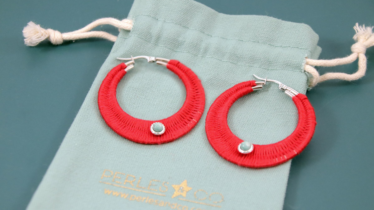 Schéma Créoles avec fil tressé rouge et Amazonite