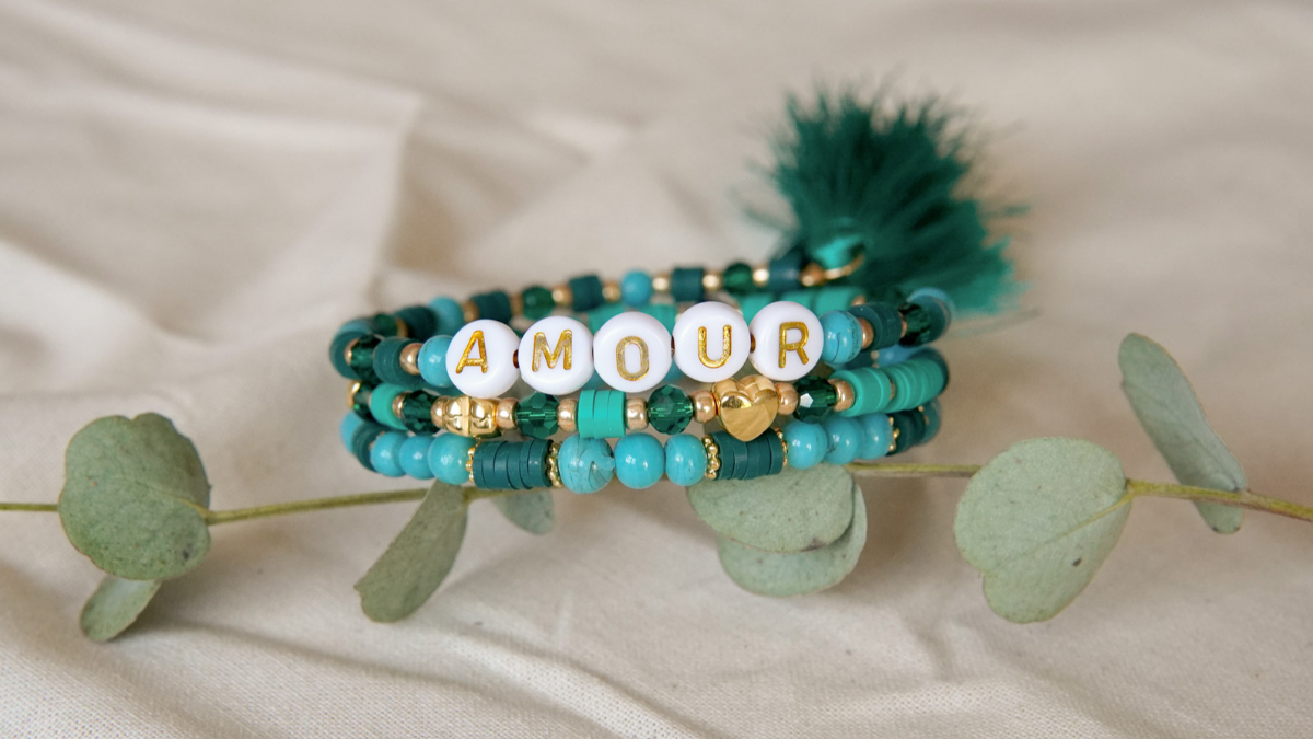 Schéma Bracelet Multi tours à message avec plein de perles