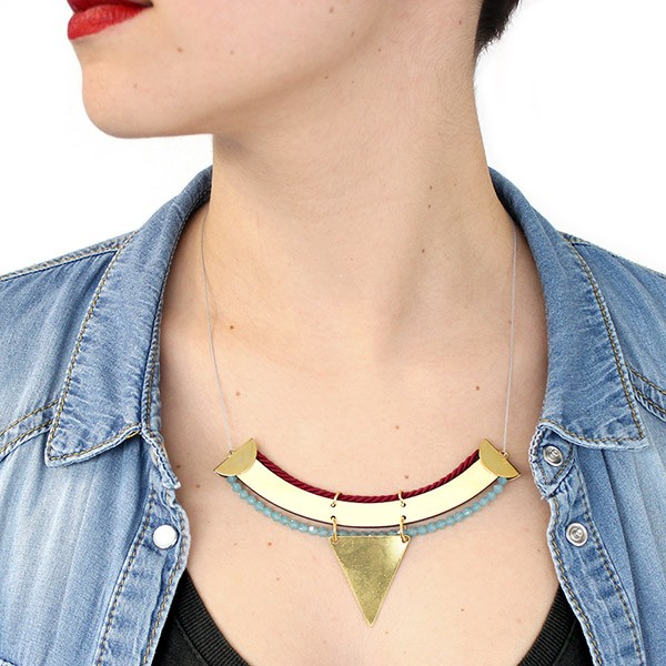 Schéma Collier plastron en bois et toupies PureCrystal Pacific Opal inspiration ethnique chic