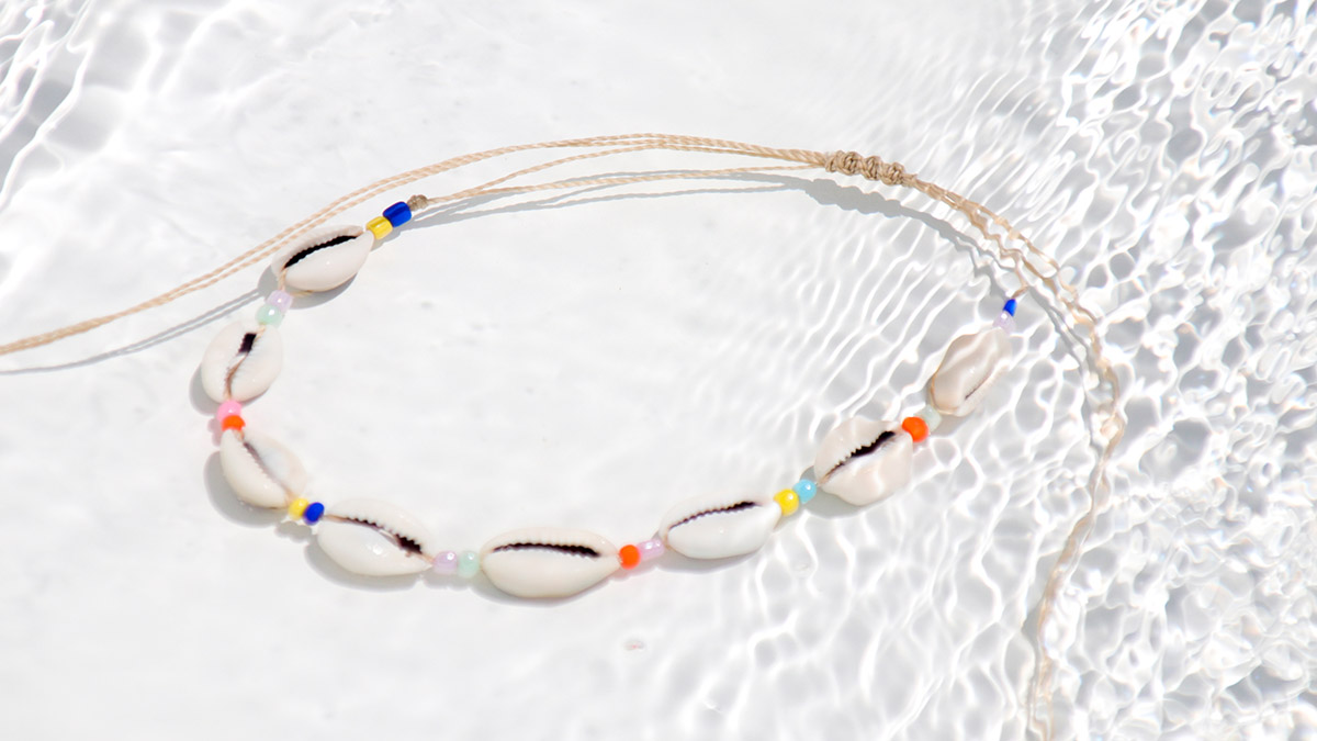 Bijoux fantaisie : quels bijoux résistent à l'eau ?