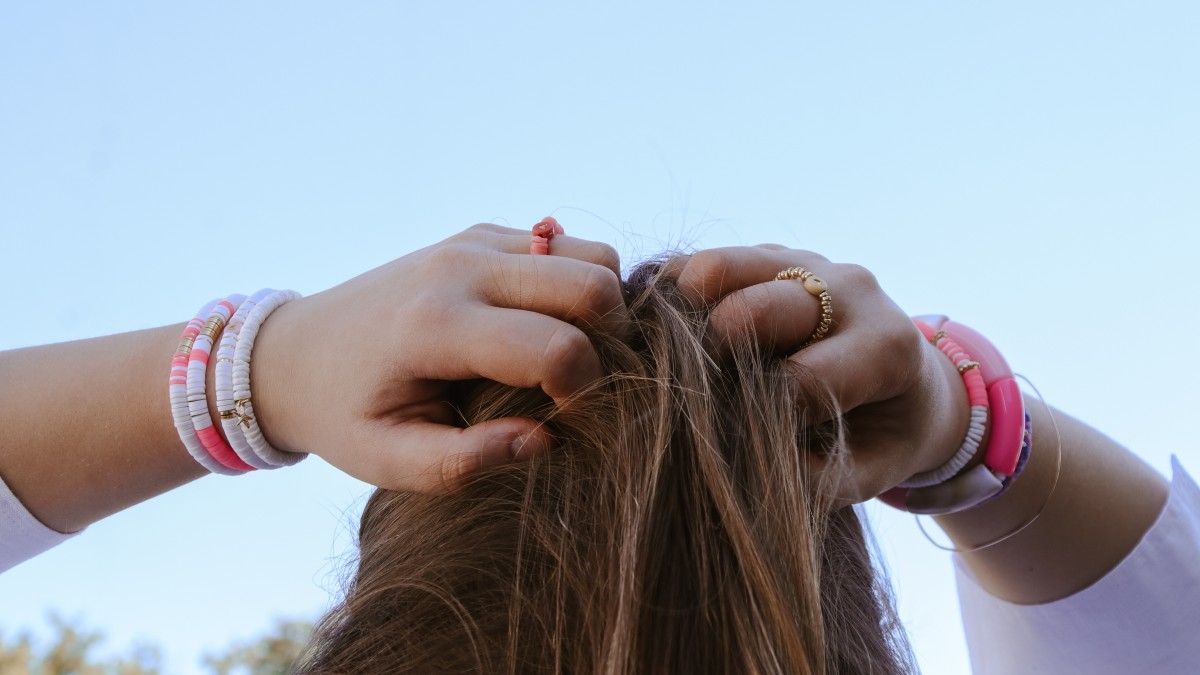 Schéma DIY Bagues avec fil élastique et perles coeur, Heishi et Spacer Miyuki