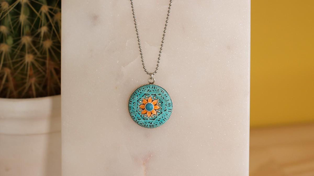 Pendentif polymère mandala avec serti en argent