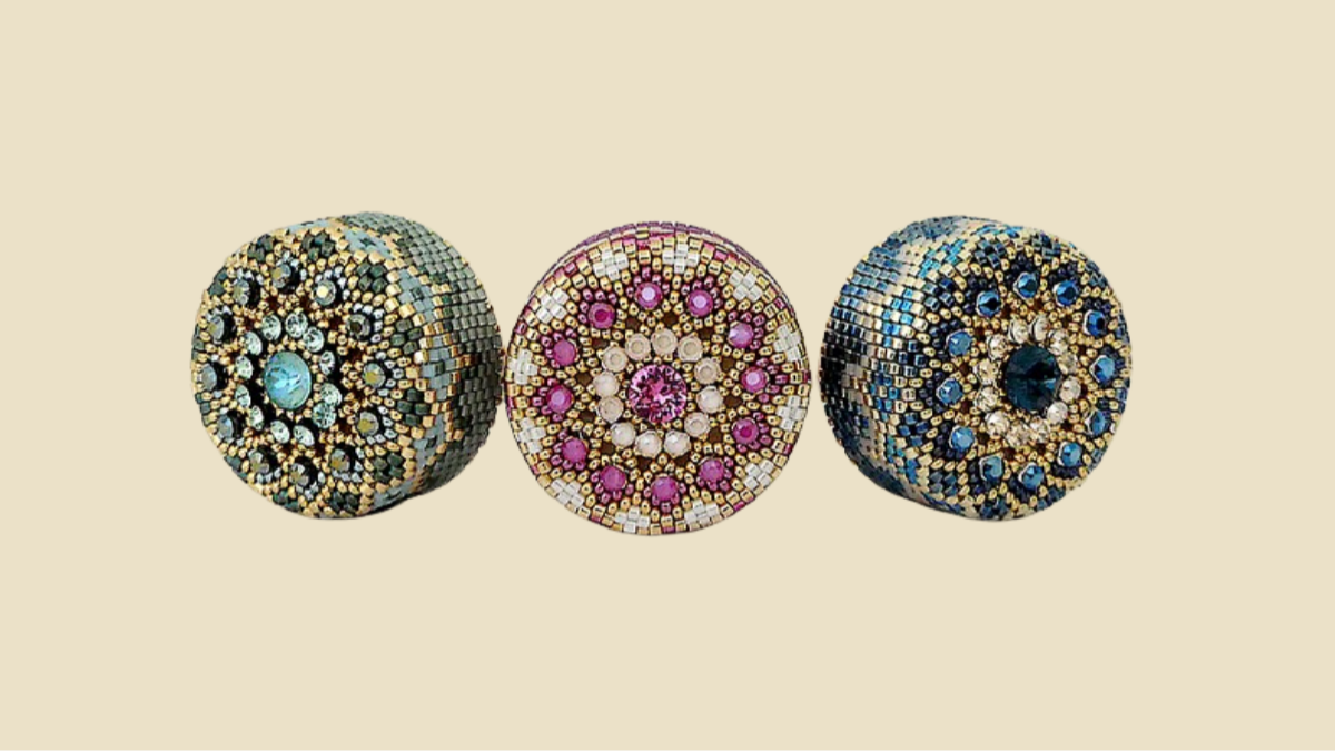 Schéma Bouchon Simon par Puca, strass mesh PureCrystal et rocailles et Delicas Miyuki