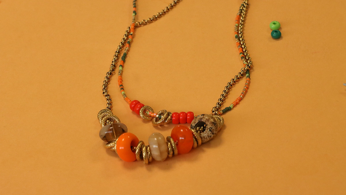 DIY Collier ras de cou avec perles rocailles et donuts : Etape 7 DIY Collier ras de cou avec perles rocailles et donuts : Etape 7