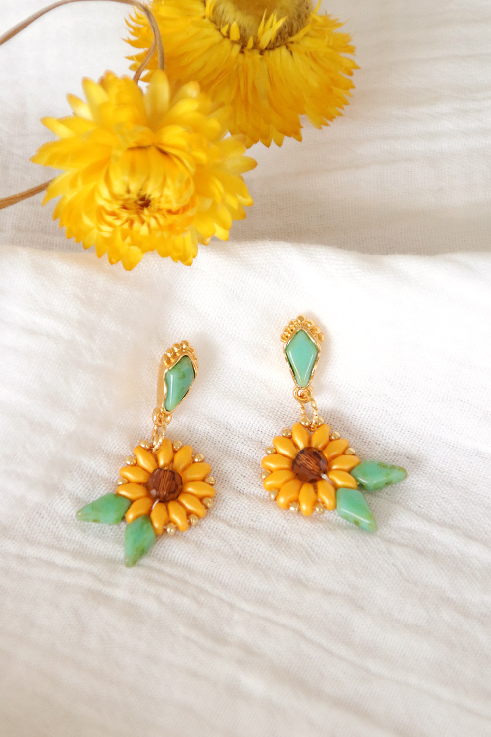 Schéma Boucles d'oreilles tournesol avec perles SuperDuo