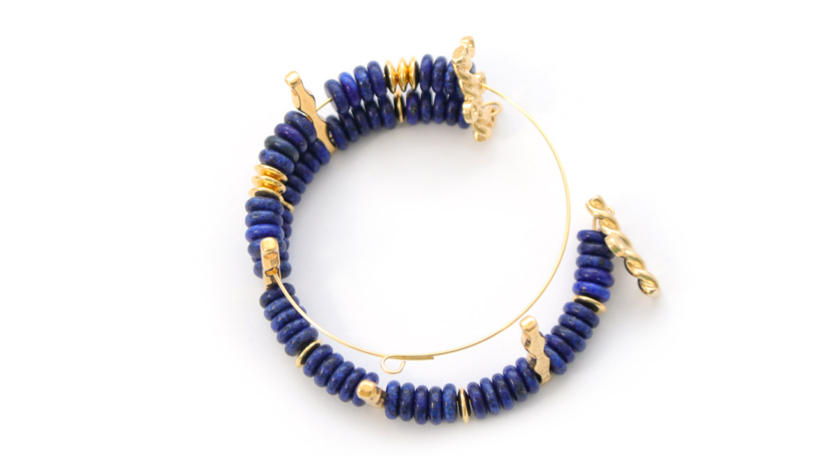 Bracelet à mémoire de forme en perles Lapis Lazuli : Etape 3