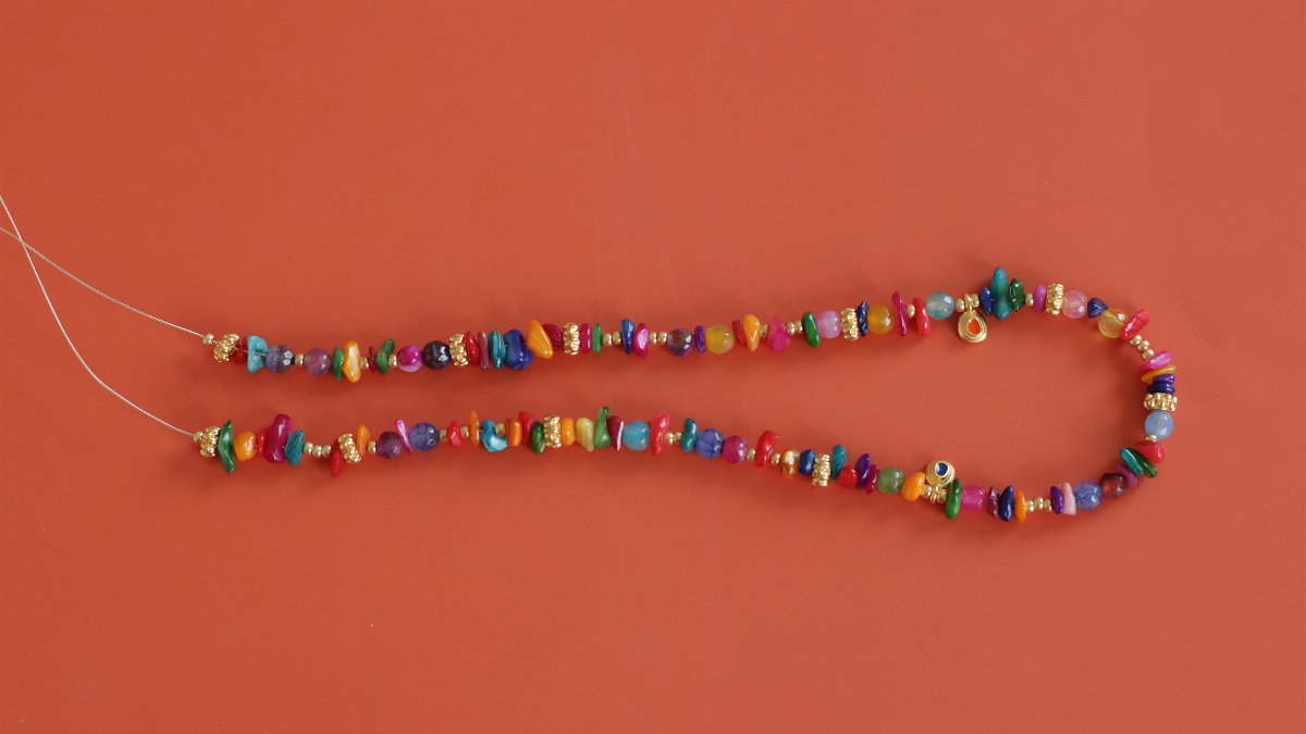 Tuto collier perles fantaisie en nacre et pierre gemme : Etape 2