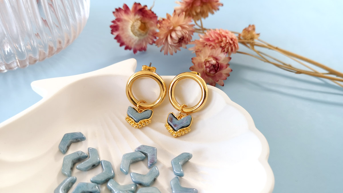 Boucles d'oreilles cercle doré et breloque chevron