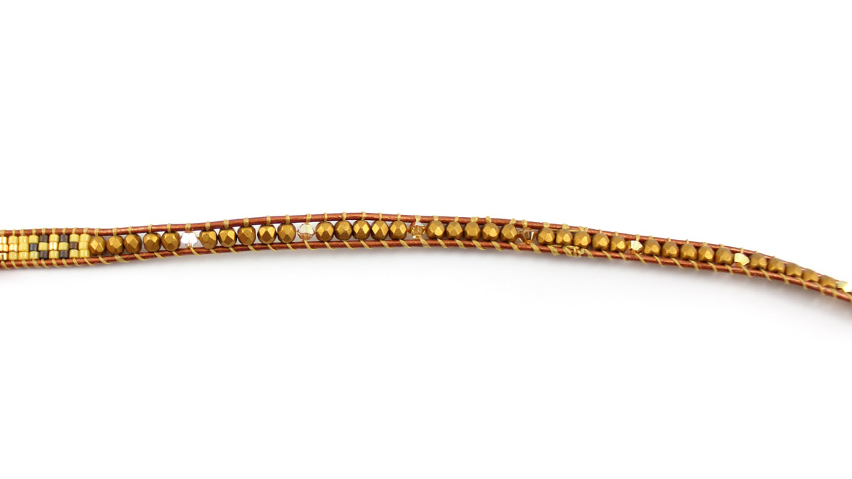 Bracelet Wrap multirangs avec cordon en cuir : Etape 7