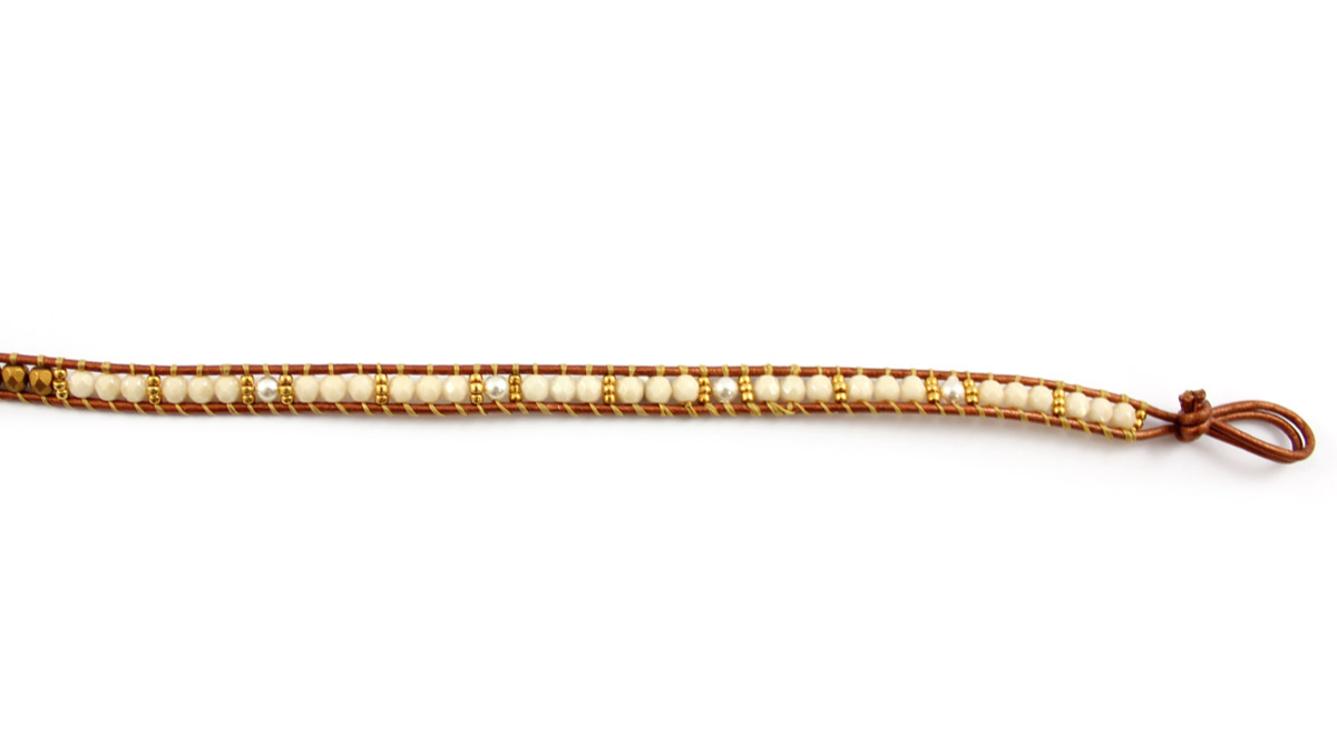 Bracelet Wrap multirangs avec cordon en cuir : Etape 8