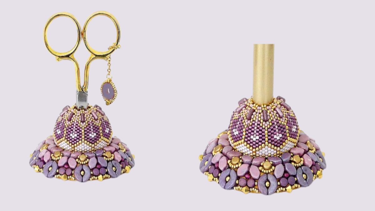 DIY Etui à ciseaux Porte Bonheur en perles en verre et support en bois par Puca DIY Etui à ciseaux Porte Bonheur en perles en verre et support en bois par Puca