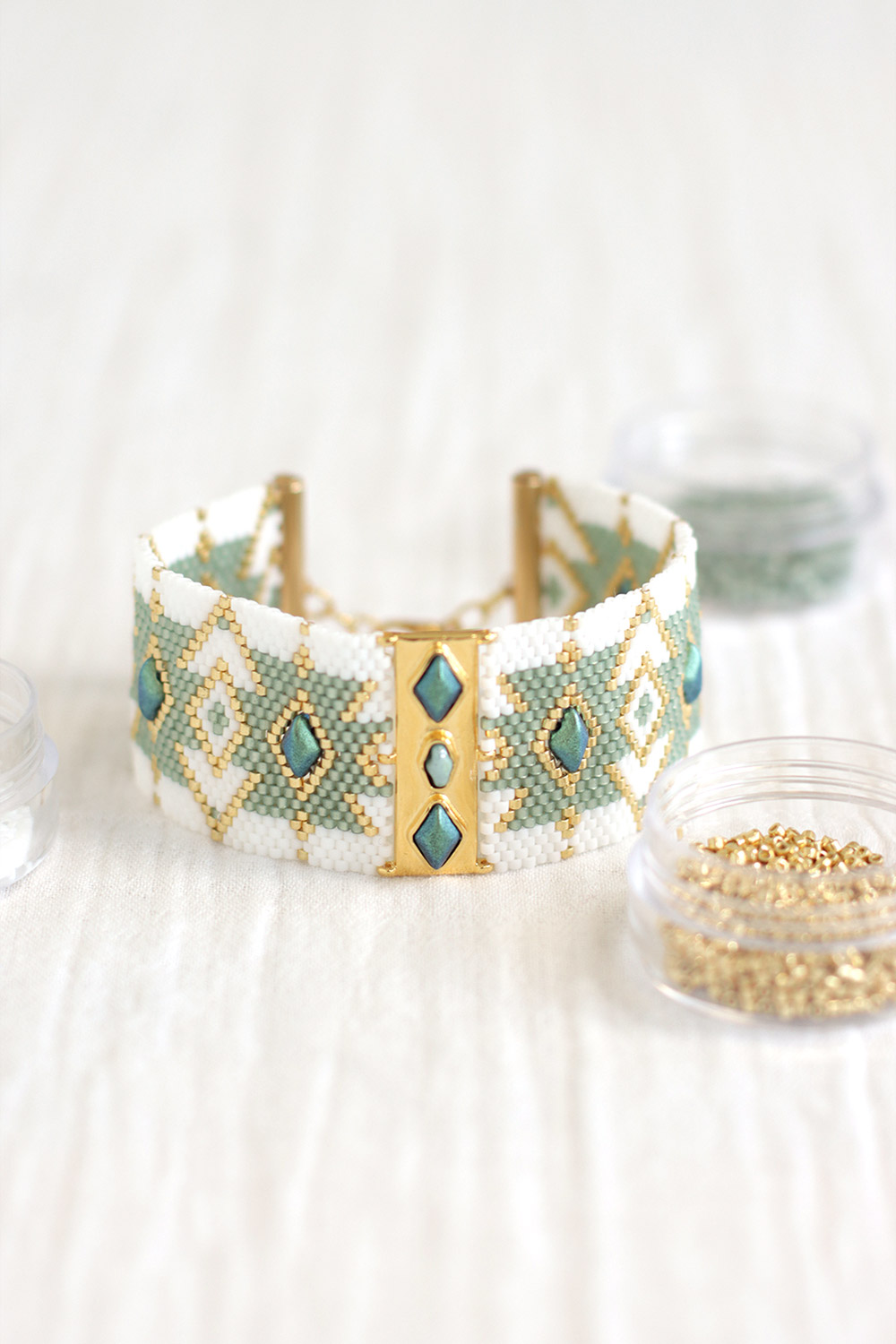 Bracelet Miyuki Large en Peyote Impair avec incrustation de perles Gemduo