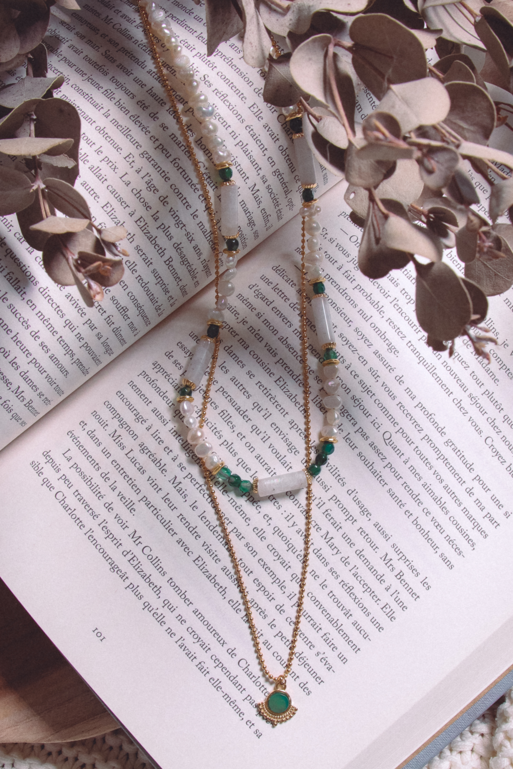 Schéma Collier doré tube en pierre de lune et perles d'eau douce